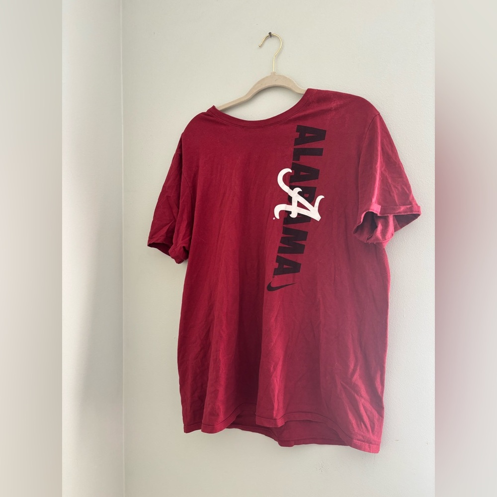 Vintage Nike Men's Red Alabama T-Shirt